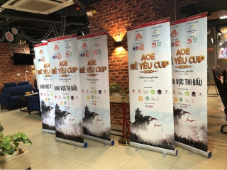 Standee là gì? Cẩm nang thiết kế, kích thước chuẩn và cách sử dụng hiệu quả từ A-Z