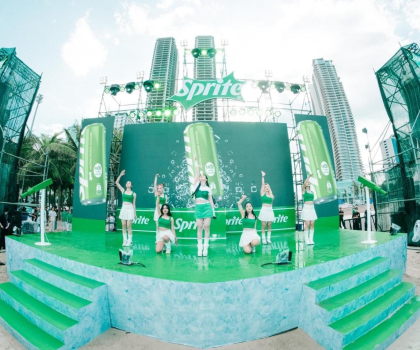 SÂN KHẤU THEO YÊU CẦU