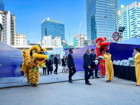 Lễ cất nóc toà nhà phức hợp Marina Central